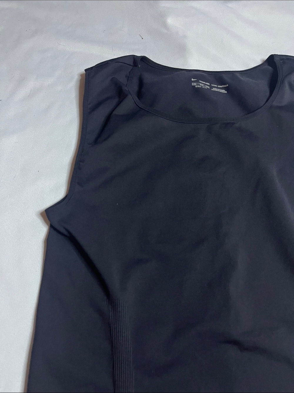 Nike Seamless Tank - Picture 2 of 7